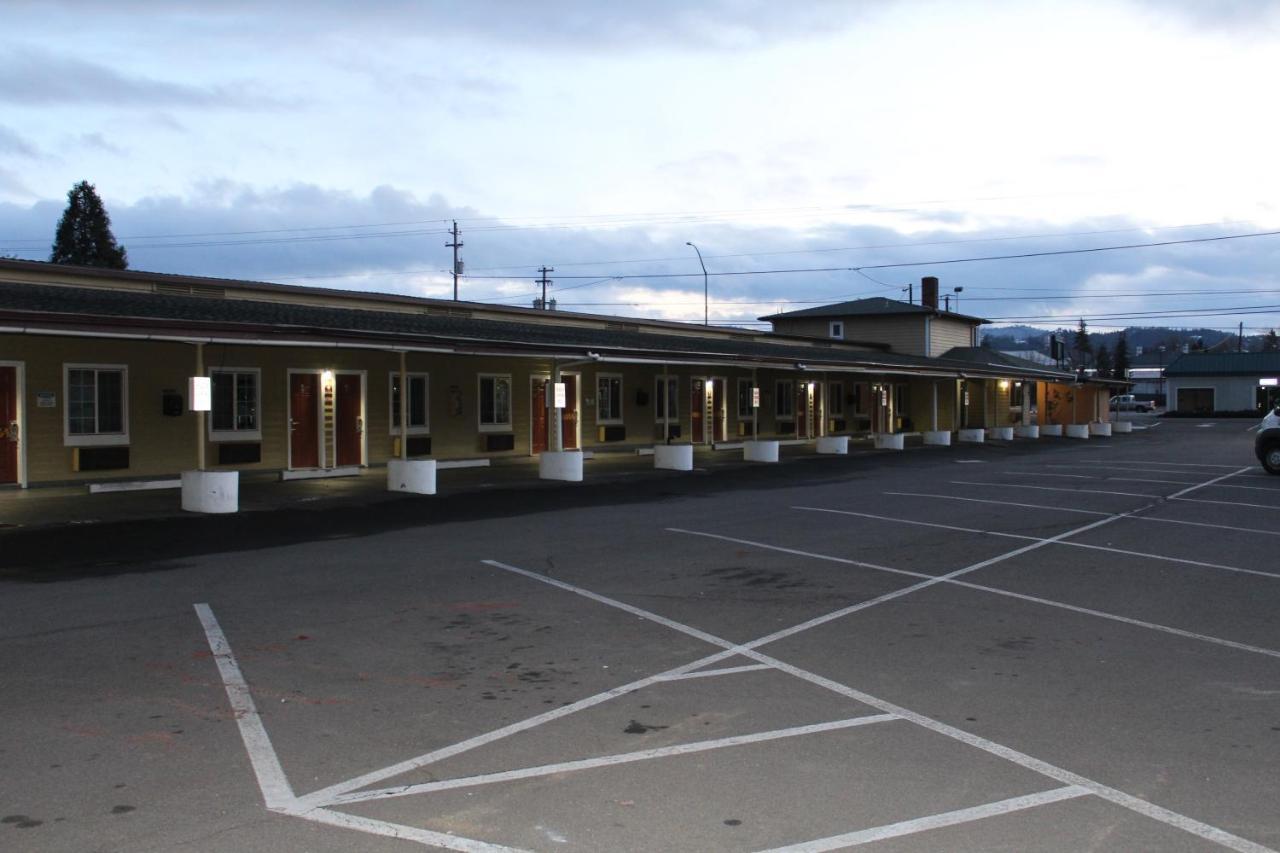 Rodeway Inn Medford South I-5 Exteriér fotografie